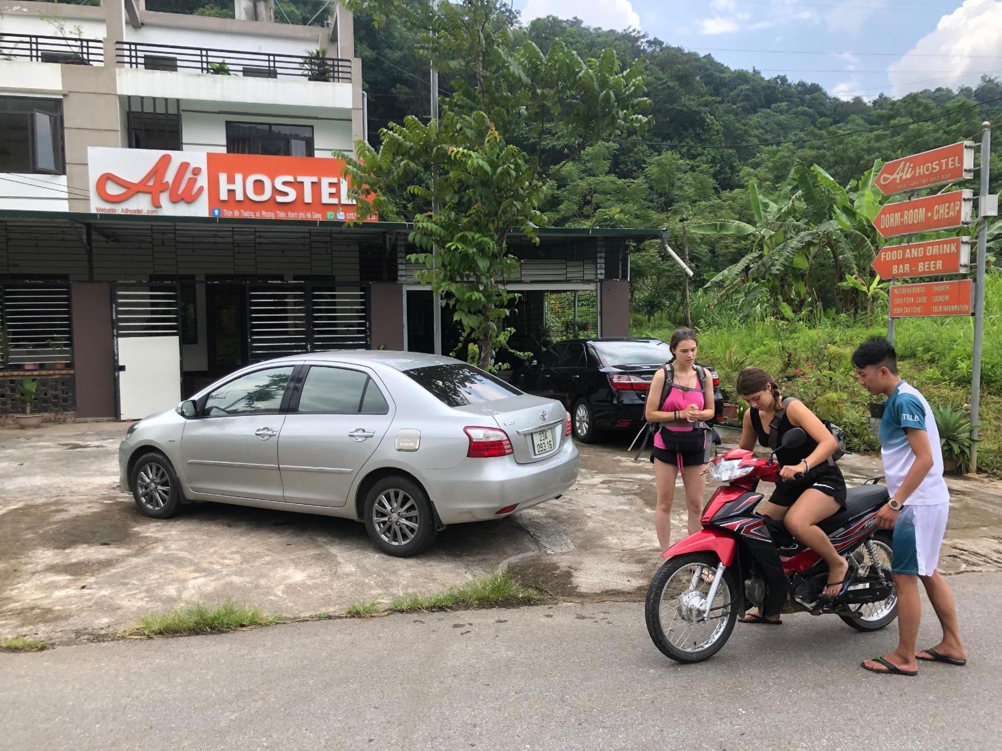 Ha Giang Ali Hostel Exteriör bild